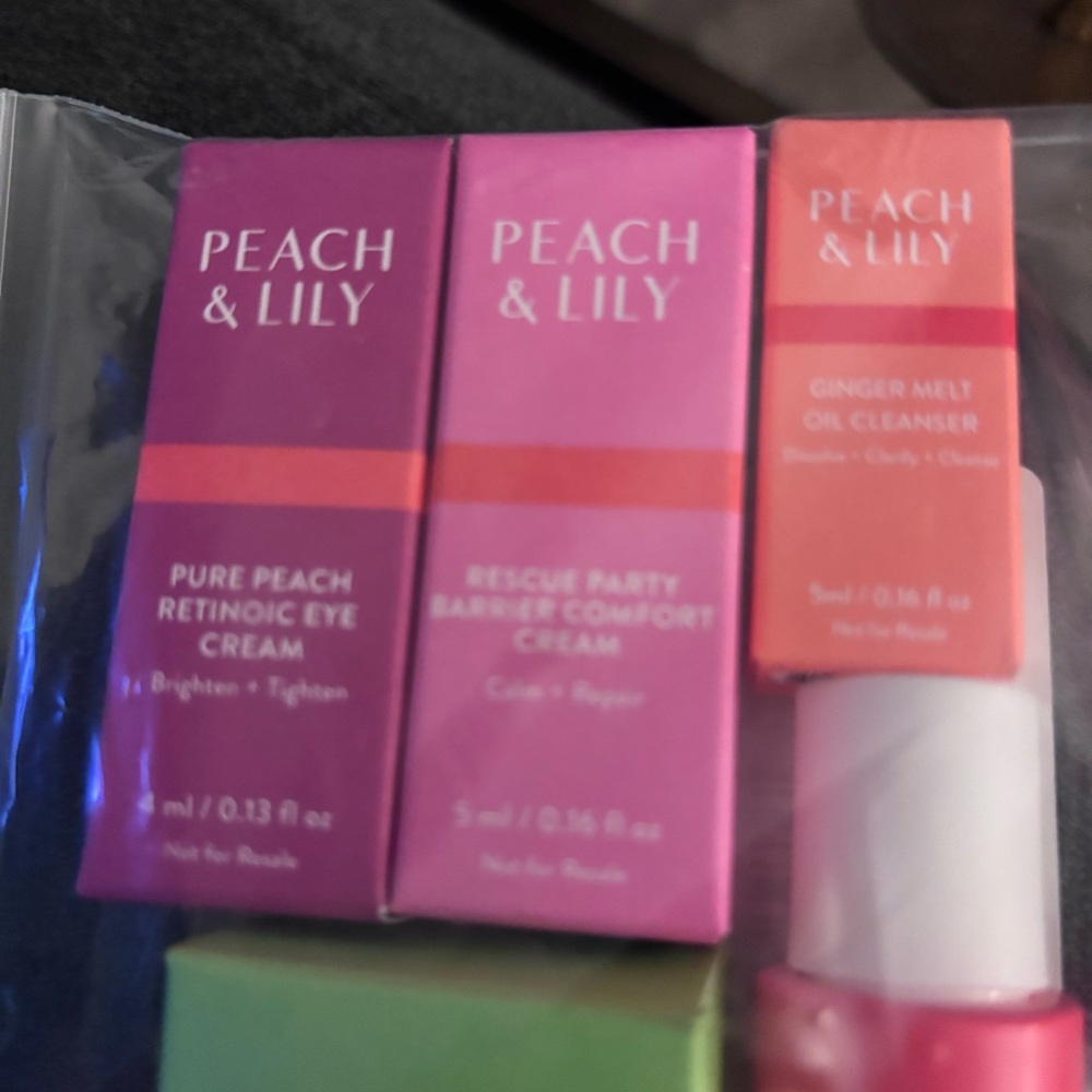 Peach & Lily Skincare Set - Picture 5 of 5